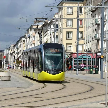 Pilier Rouge Avec Fibre Internet Apartman Breszt